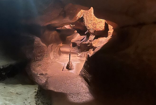 niagara cave rock formations